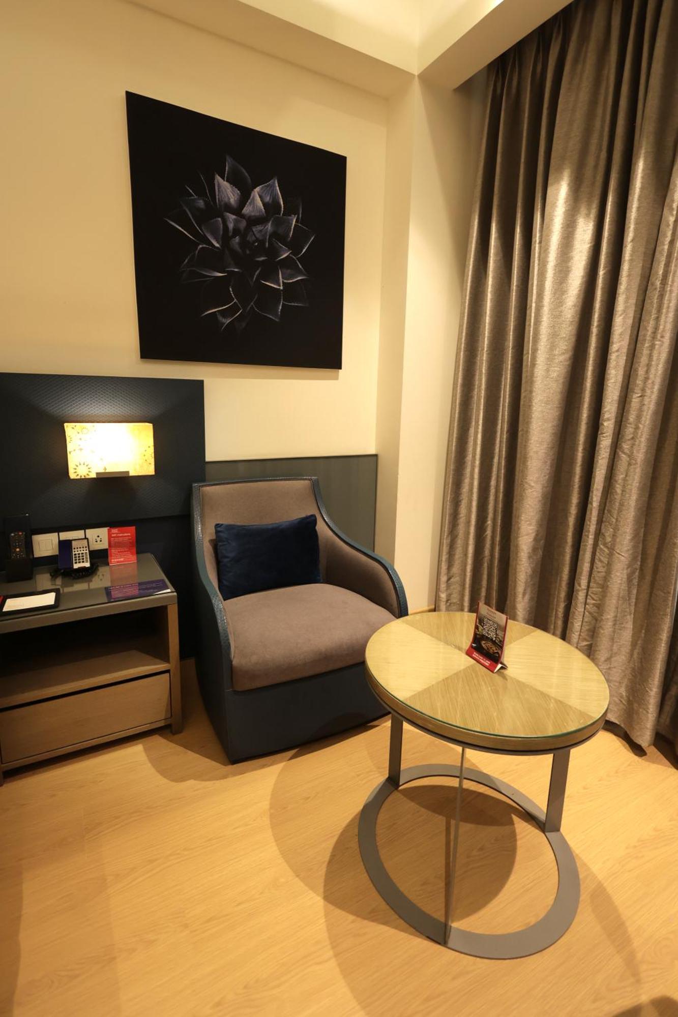 Ramada By Wyndham Lucknow Hotel And Convention Center מראה חיצוני תמונה