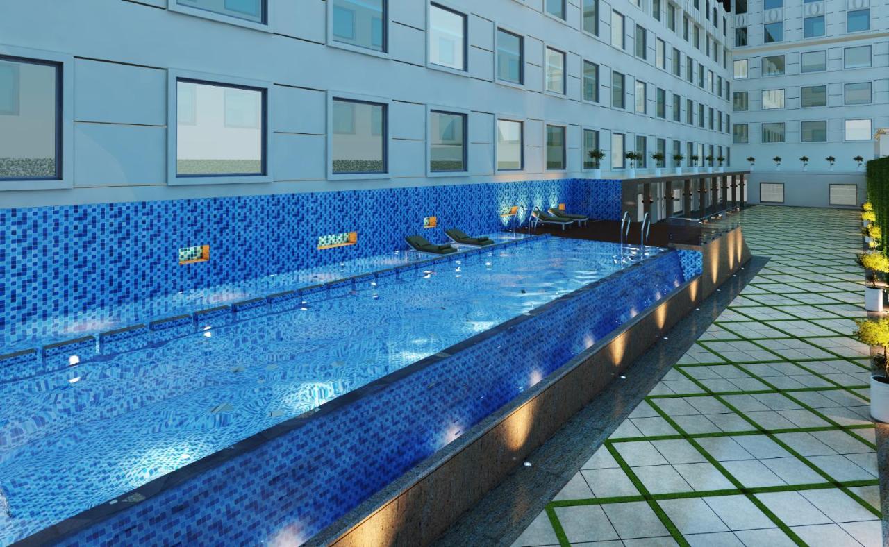 Ramada By Wyndham Lucknow Hotel And Convention Center מראה חיצוני תמונה